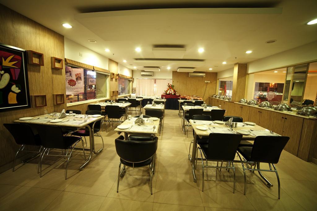 Hotel Sooriya Residency Chennai Bagian luar foto