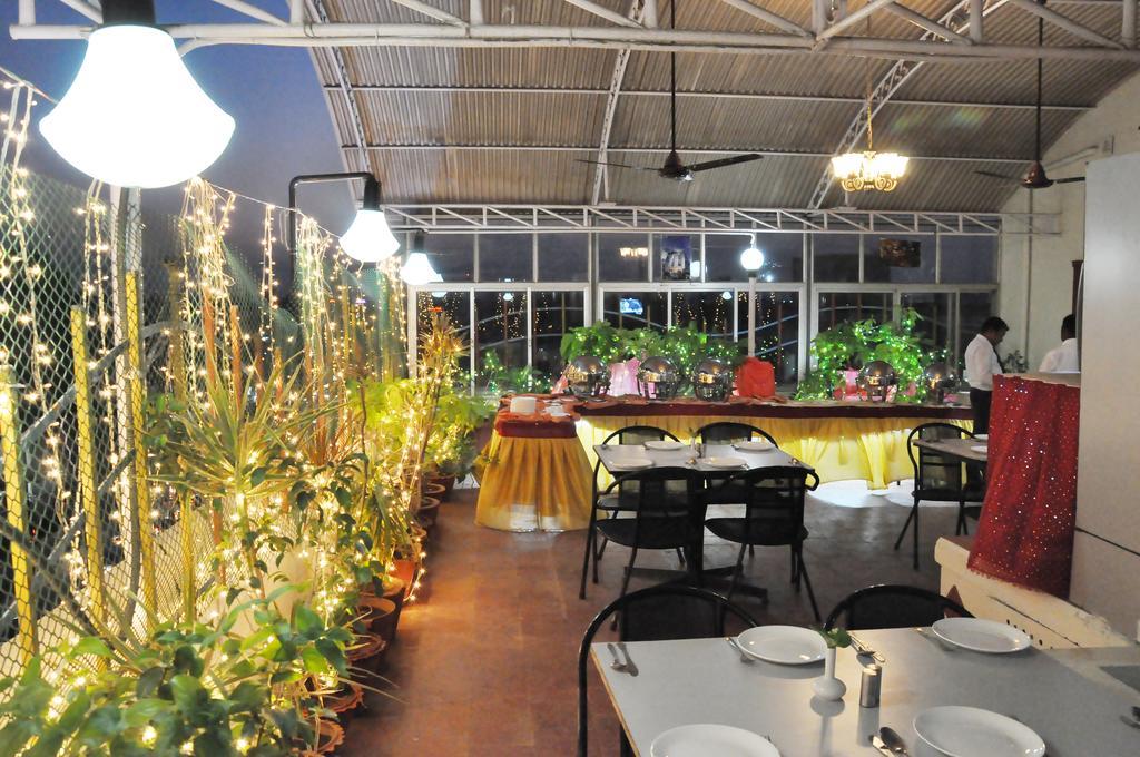 Hotel Sooriya Residency Chennai Bagian luar foto