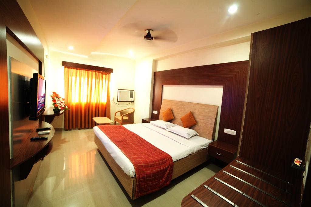 Hotel Sooriya Residency Chennai Ruang foto