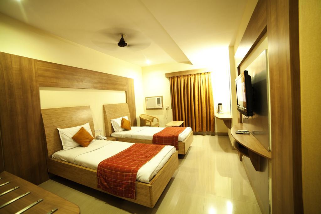 Hotel Sooriya Residency Chennai Ruang foto