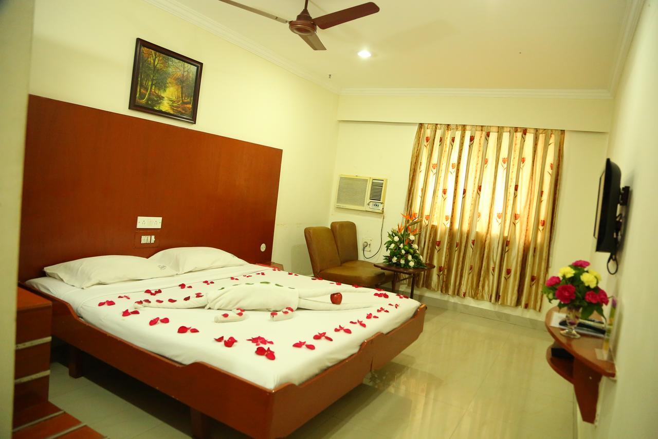 Hotel Sooriya Residency Chennai Bagian luar foto